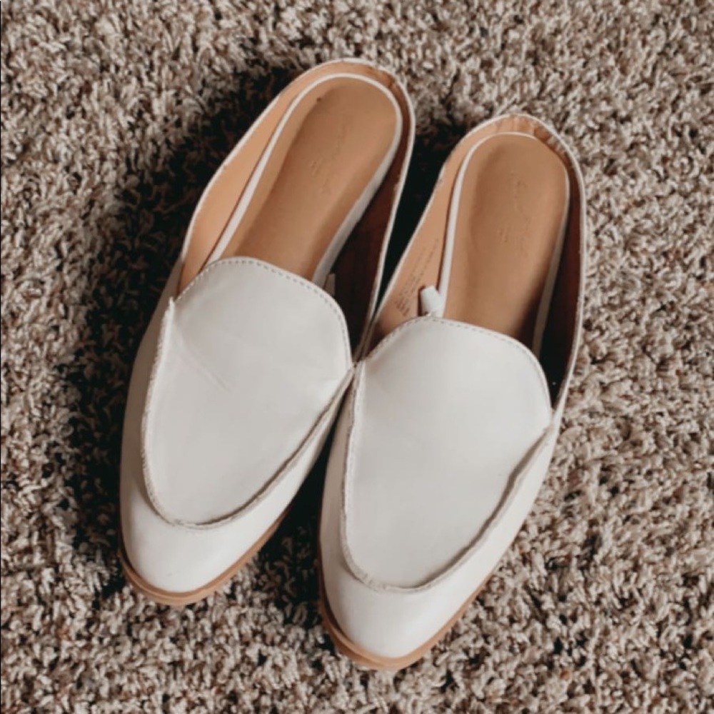 white mule shoes